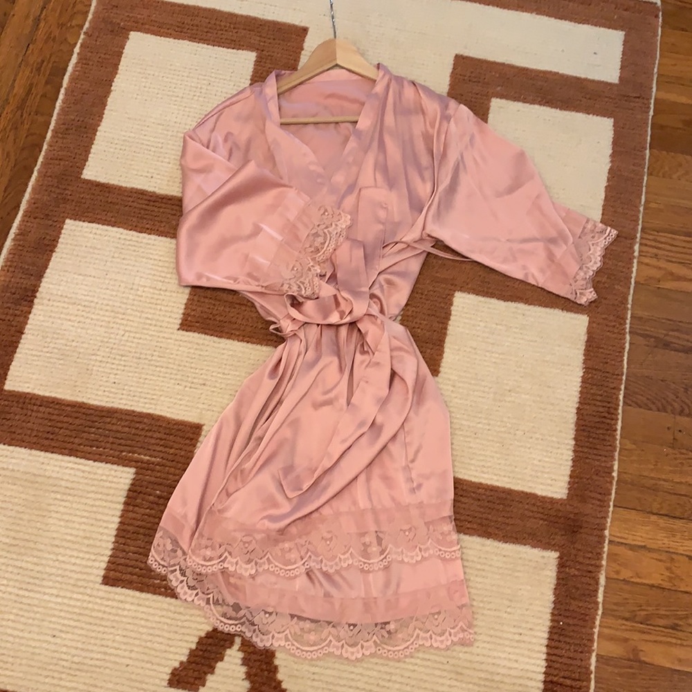 Pink Robe - Picture 6 of 6